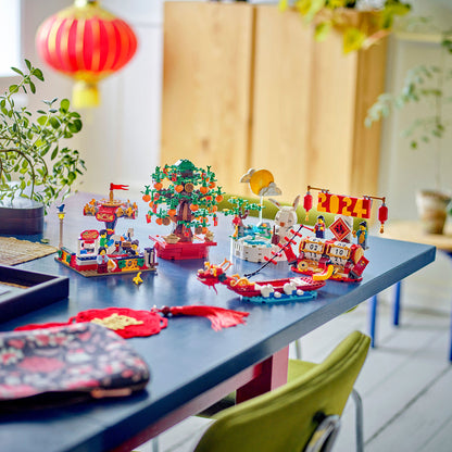 LEGO® Carousel Ride - Đồ Chơi Lắp Ráp Vòng Quay Ngựa Gỗ LEGO 40714 - Hình ảnh bổ sung 4