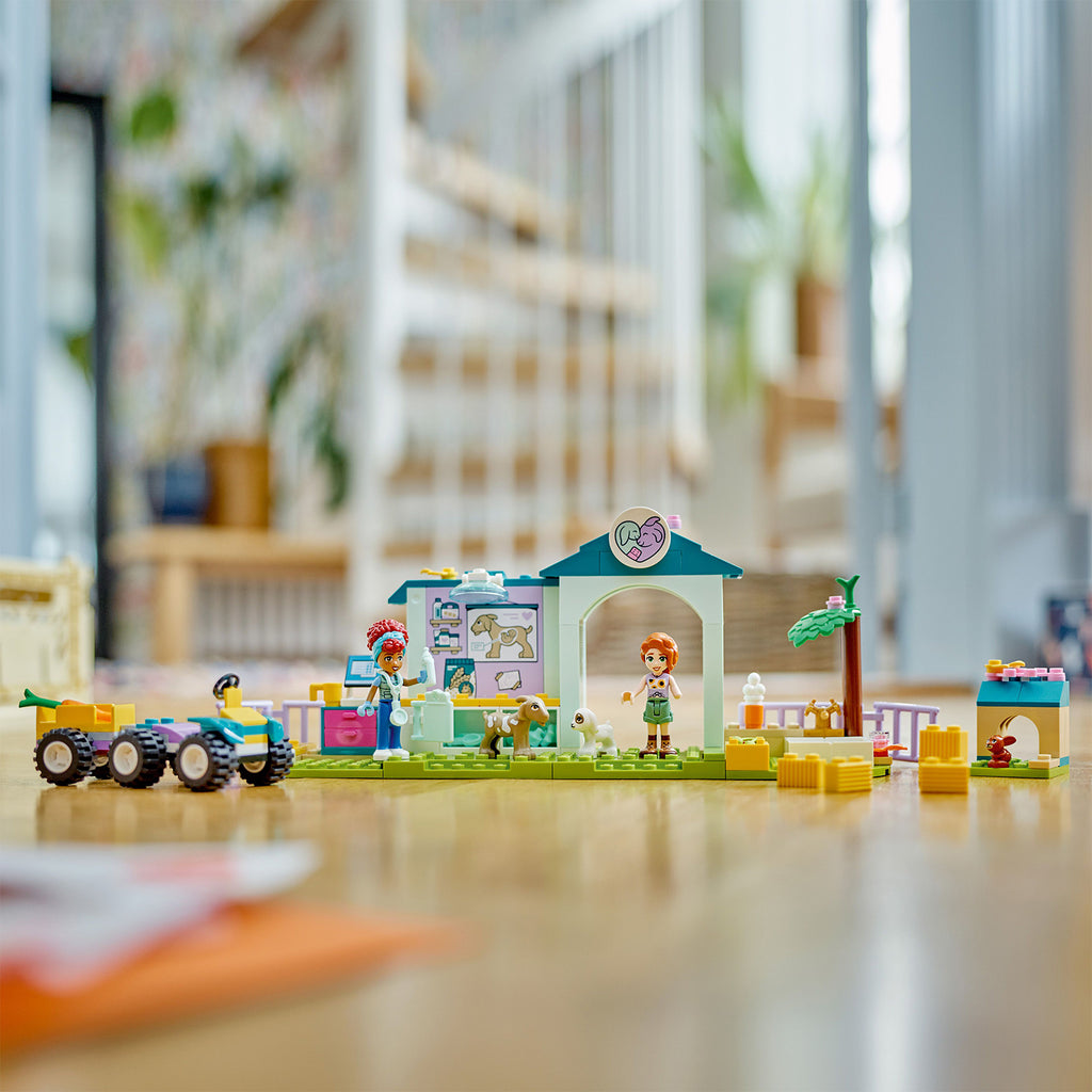 LEGO® Friends™ Farm Animal Vet Clinic (42632) - Bộ Đồ Chơi Phòng Khám Thú Y Trang Trại - LEGO 42632 - Hình ảnh bổ sung 5