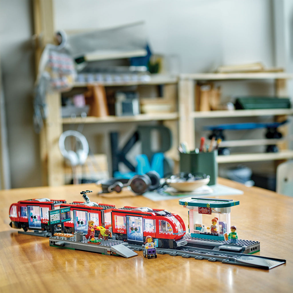 LEGO® City Downtown Tram and Station - Xe Điện Và Nhà Ga Trung Tâm - LEGO 60423 - Góc nhìn khác 3