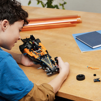 LEGO® Technic™ NEOM McLaren Formula E Race Car - Mô Hình Xe Đua Công Thức E - LEGO 42169 - Hình ảnh bổ sung 5