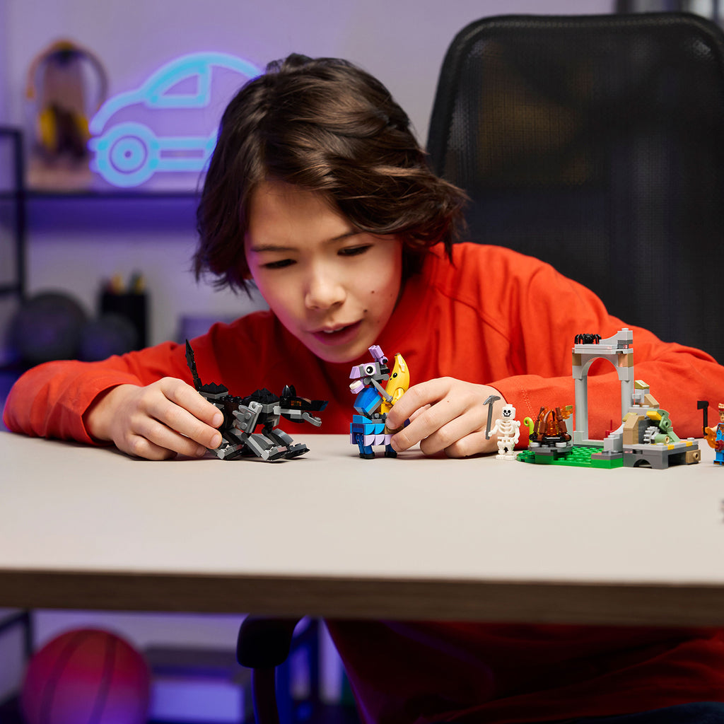 LEGO® Fortnite® Peely & Sparkplug’s Camp - Đồ Chơi Lắp Ráp Game Fortnite - LEGO 77075 - Góc nhìn khác 3