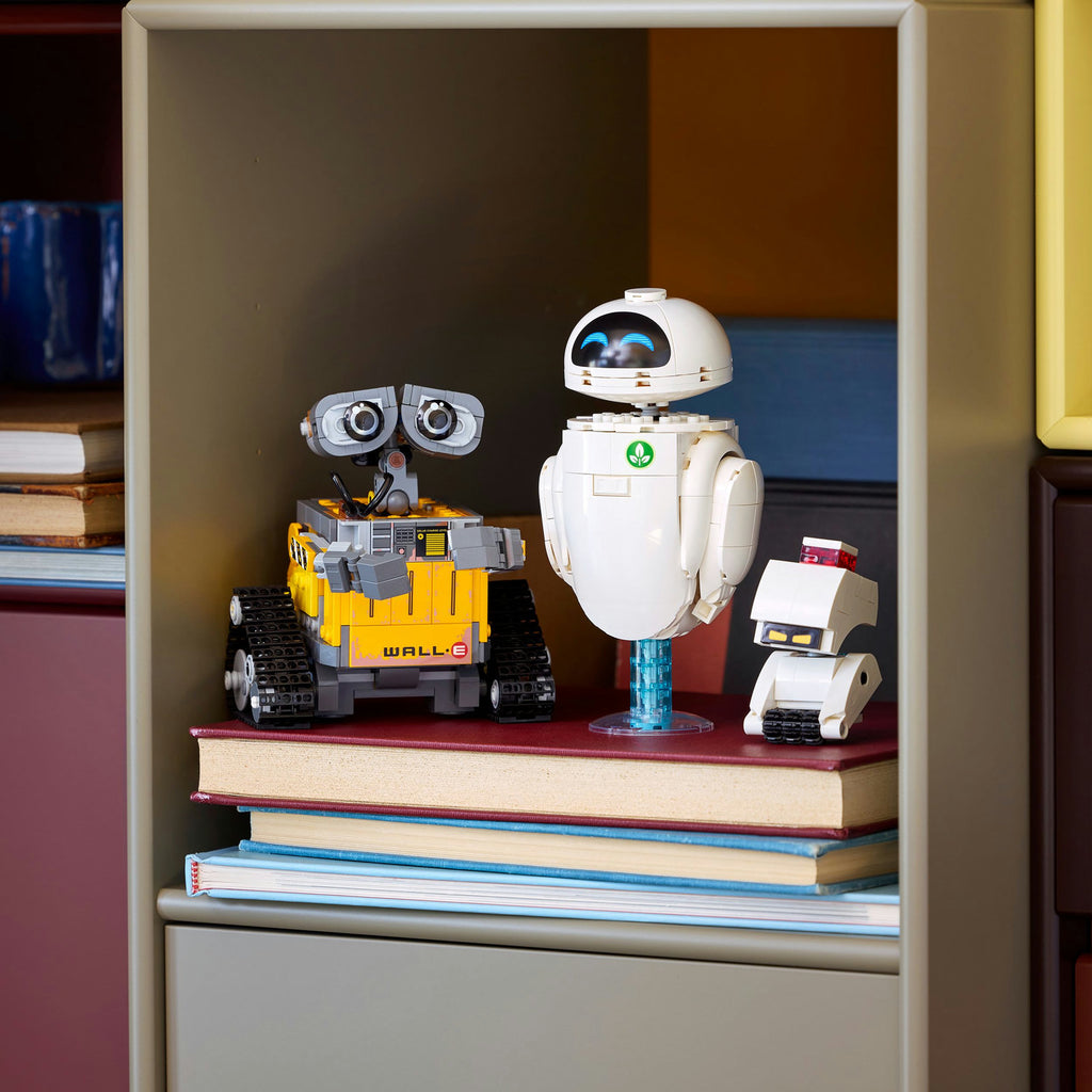 LEGO® Disney and Pixar WALL-E and EVE - Mô hình lắp ráp Robot Disney cao cấp - LEGO 43279 - Góc nhìn khác 3