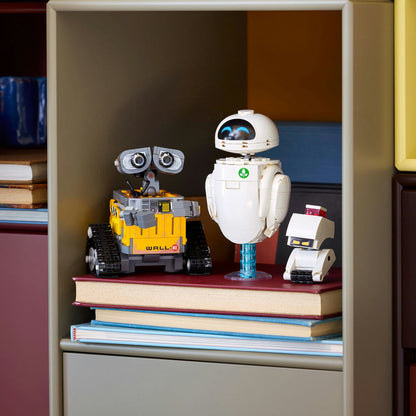 LEGO® Disney and Pixar WALL-E and EVE - Mô hình lắp ráp Robot Disney cao cấp - LEGO 43279 - Góc nhìn khác 3