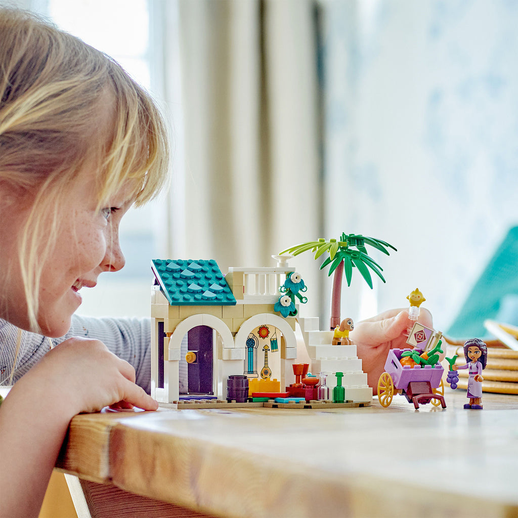 LEGO® Disney™ Asha in the City of Rosas - Đồ chơi lắp ráp Disney Wish - LEGO 43223 - Hình ảnh bổ sung 6