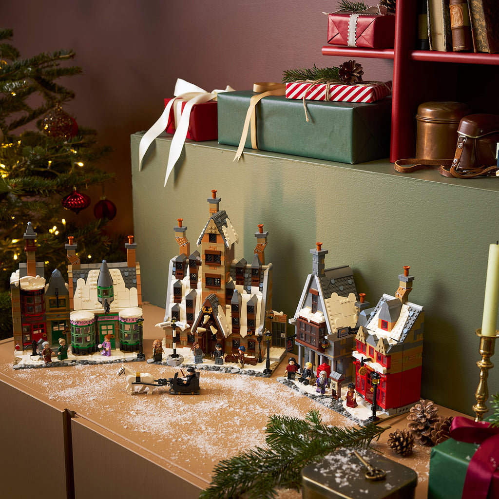 LEGO® Harry Potter™ Hogsmeade™ Village – Collectors' Edition - Mô hình Làng Hogsmeade LEGO 76457