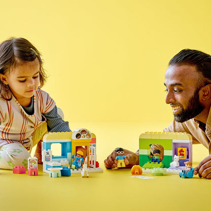 LEGO® DUPLO™ Life At The Day-Care Center - Đồ chơi Trung Tâm Chăm Sóc Trẻ Em (10992) - LEGO - Hình ảnh bổ sung 6