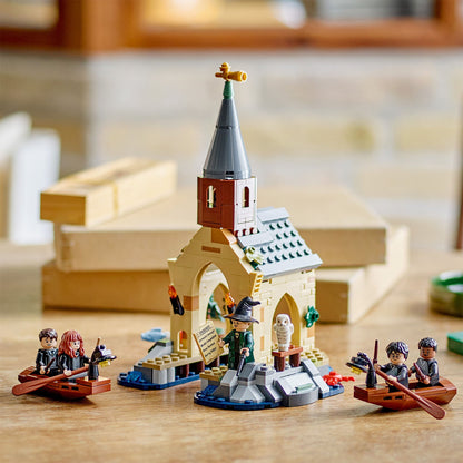 LEGO® Harry Potter™ Hogwarts™ Castle Boathouse - Đồ Chơi Lắp Ráp Nhà Thuyền Lâu Đài Hogwarts LEGO 76426 - Hình ảnh bổ sung 4