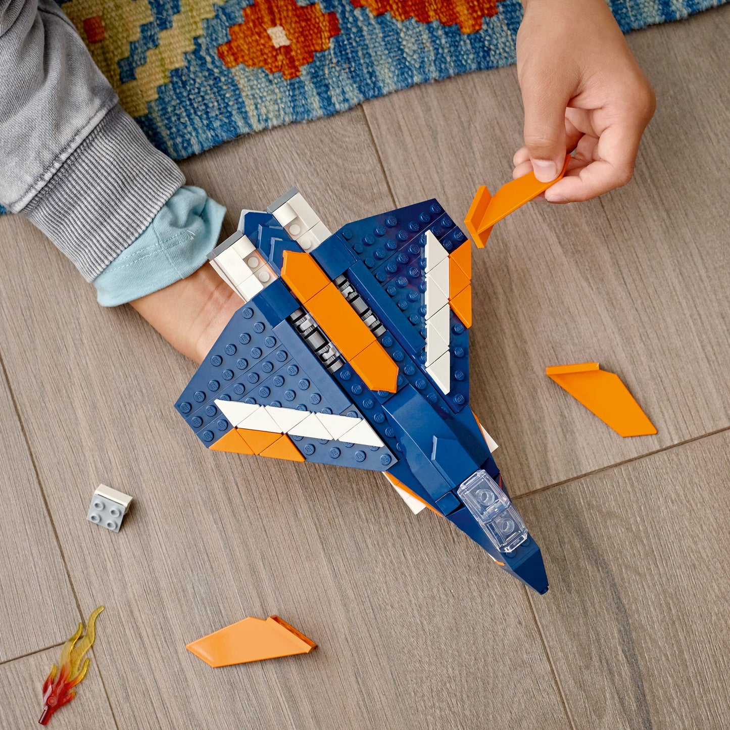 LEGO® Creator 3-in-1 Supersonic-jet Đồ Chơi Lắp Ráp Máy Bay Phản Lực 3-trong-1 (31126) - Hình ảnh bổ sung 5