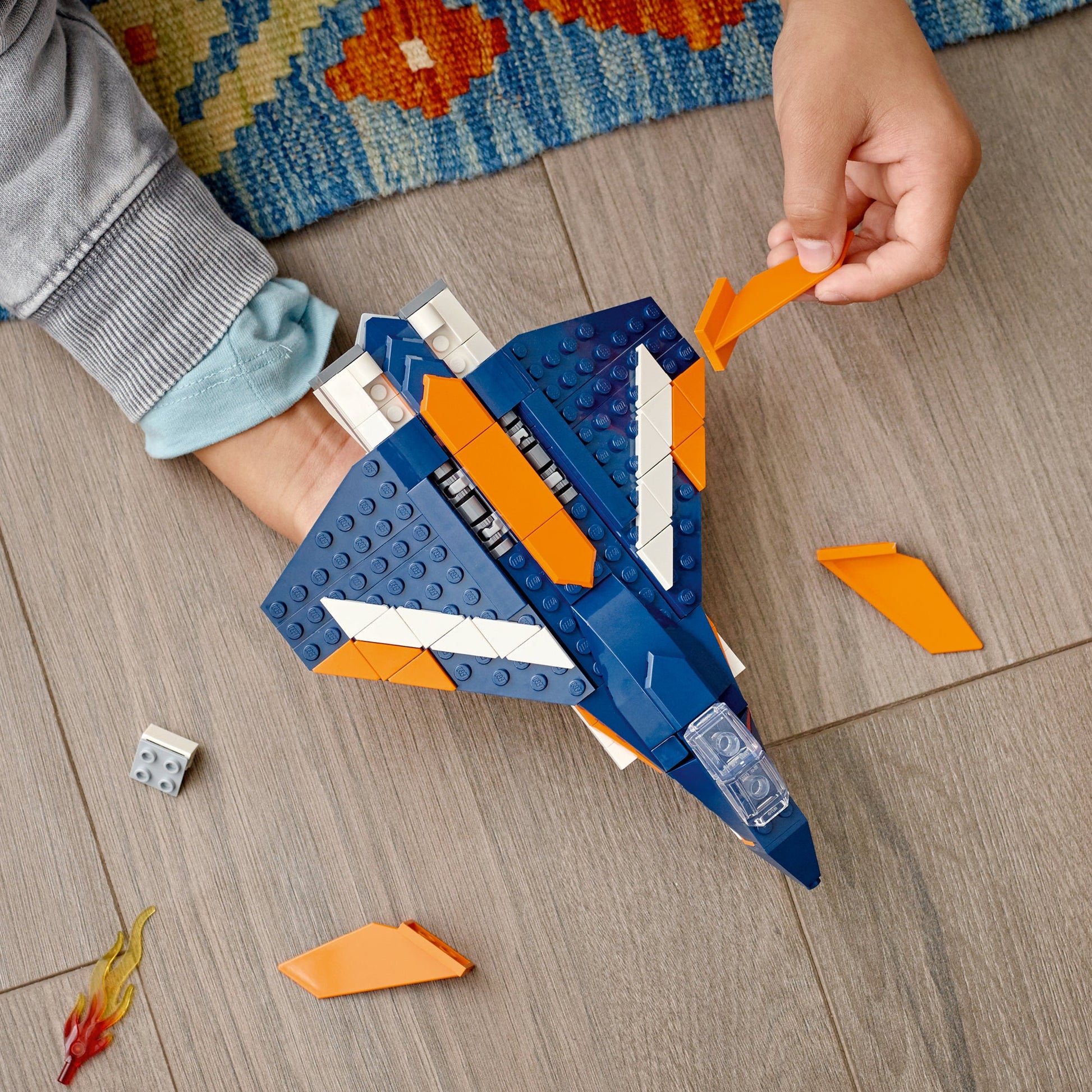 LEGO® Creator 3-in-1 Supersonic-jet Đồ Chơi Lắp Ráp Máy Bay Phản Lực 3-trong-1 (31126) - Hình ảnh bổ sung 5