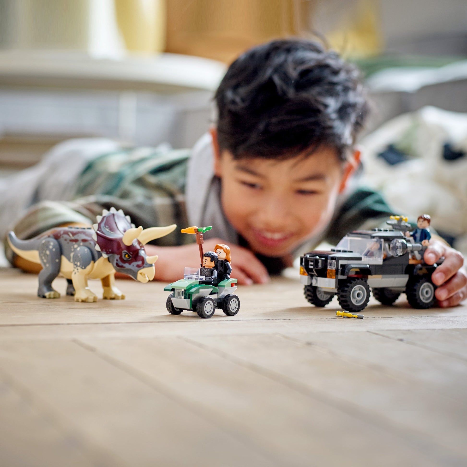 LEGO® Jurassic World Triceratops Pickup Truck Ambush - Bộ Lắp Ráp Xe Bán Tải Phục Kích Khủng Long - LEGO 76950 - Hình ảnh bổ sung 5