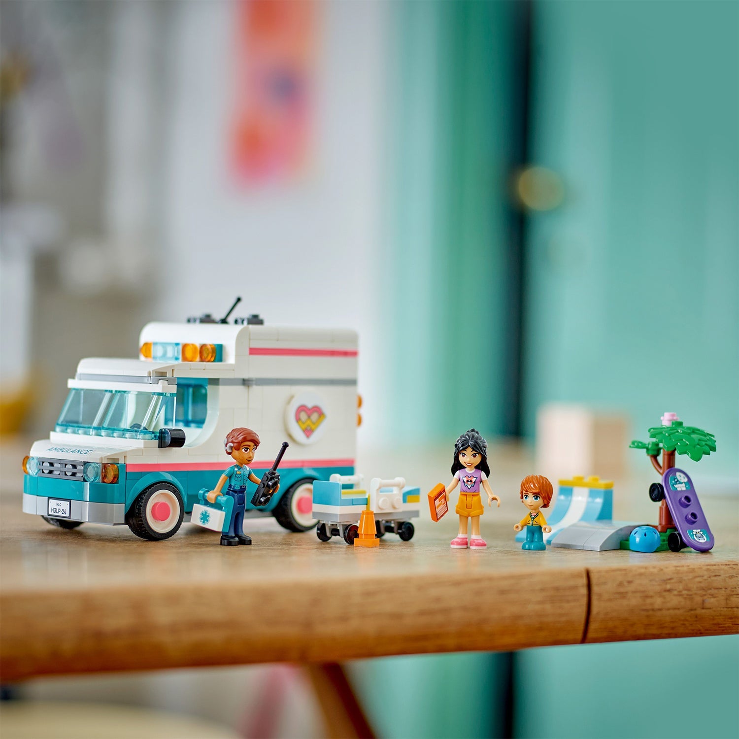 LEGO® Friends™ Heartlake City Hospital Ambulance - Đồ Chơi Lắp Ráp Xe Cứu Thương - LEGO 42613 - Hình ảnh bổ sung 5