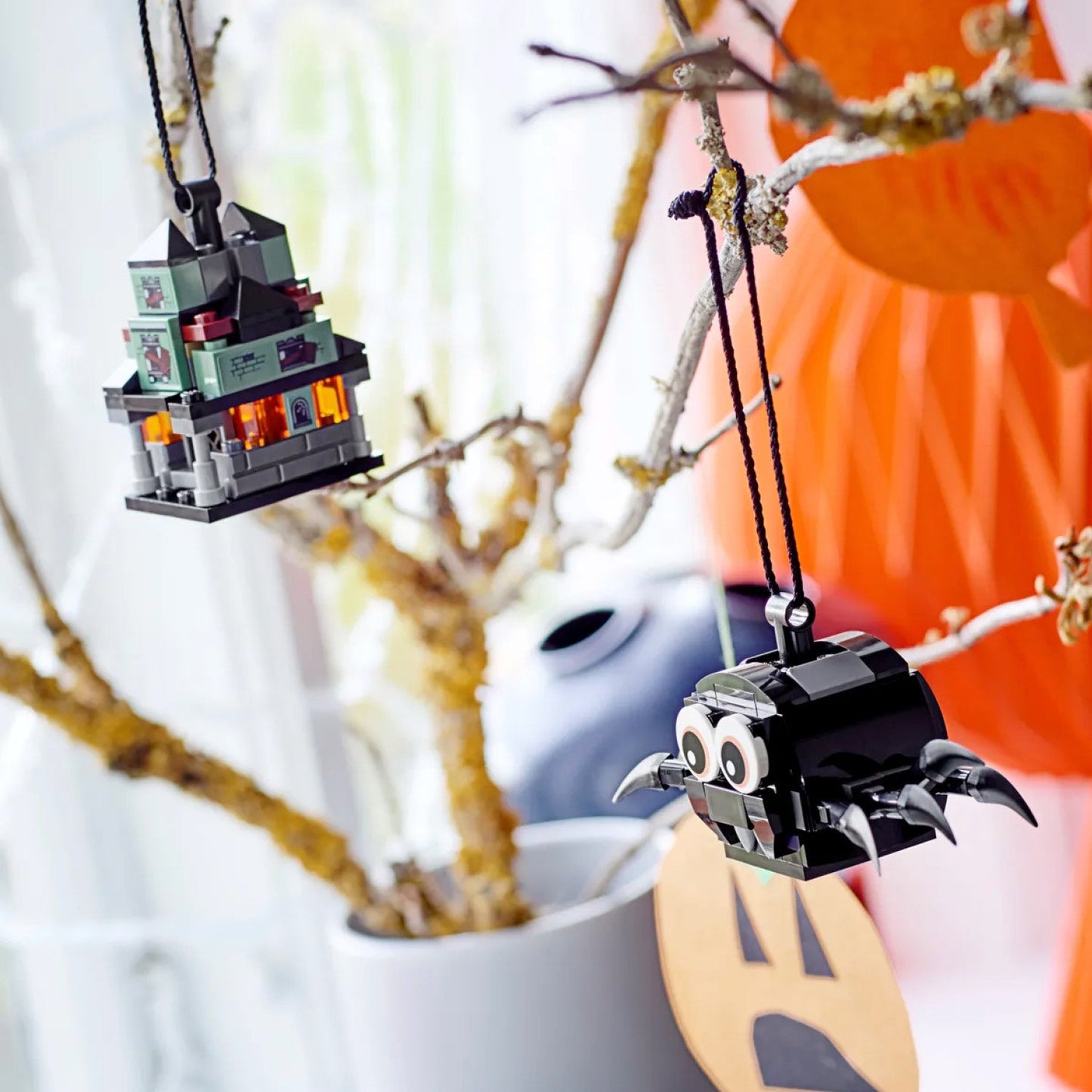 LEGO® Spider & Haunted House Pack - Bộ Đồ Chơi Lắp Ráp Trang Trí Halloween LEGO 40493 - Hình ảnh bổ sung 4