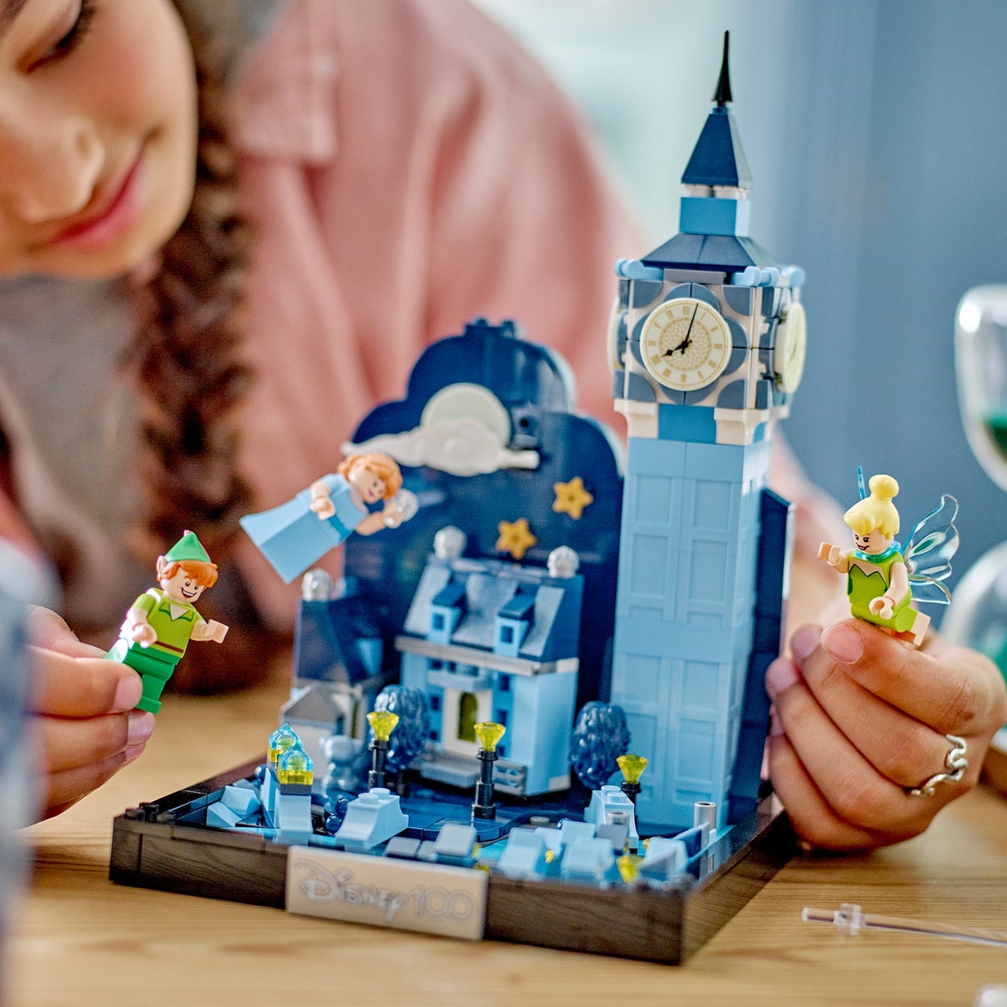 LEGO® Disney™ Peter Pan & Wendy's Flight over London - Mô hình Diorama kỷ niệm 100 năm - 43232 - Hình ảnh bổ sung 5