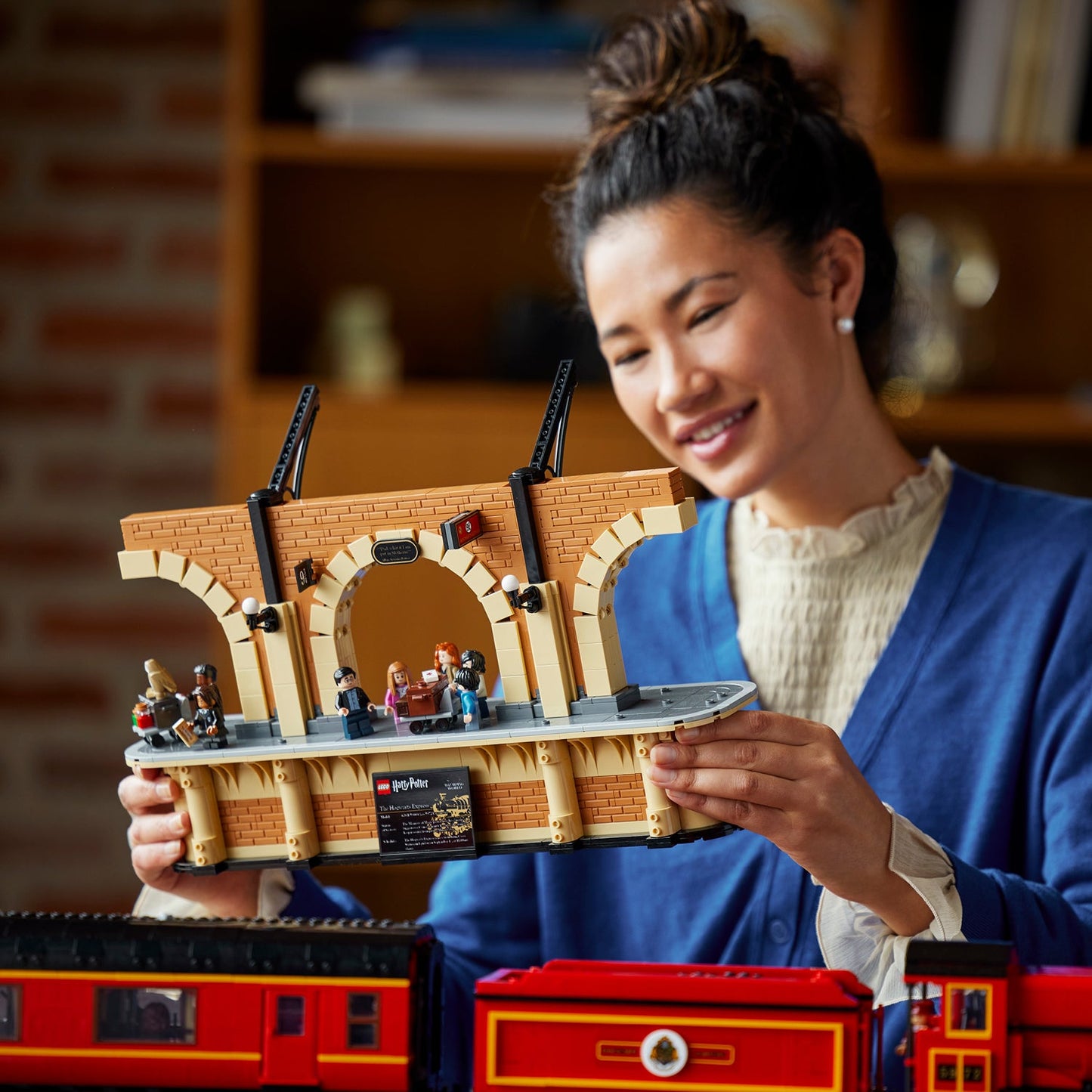 LEGO® Harry Potter™ Hogwarts Express™ – Collectors' Edition - Mô Hình Xe Lửa Hơi Nước Bản Sưu Tầm - LEGO 76405 - Hình ảnh bổ sung 6