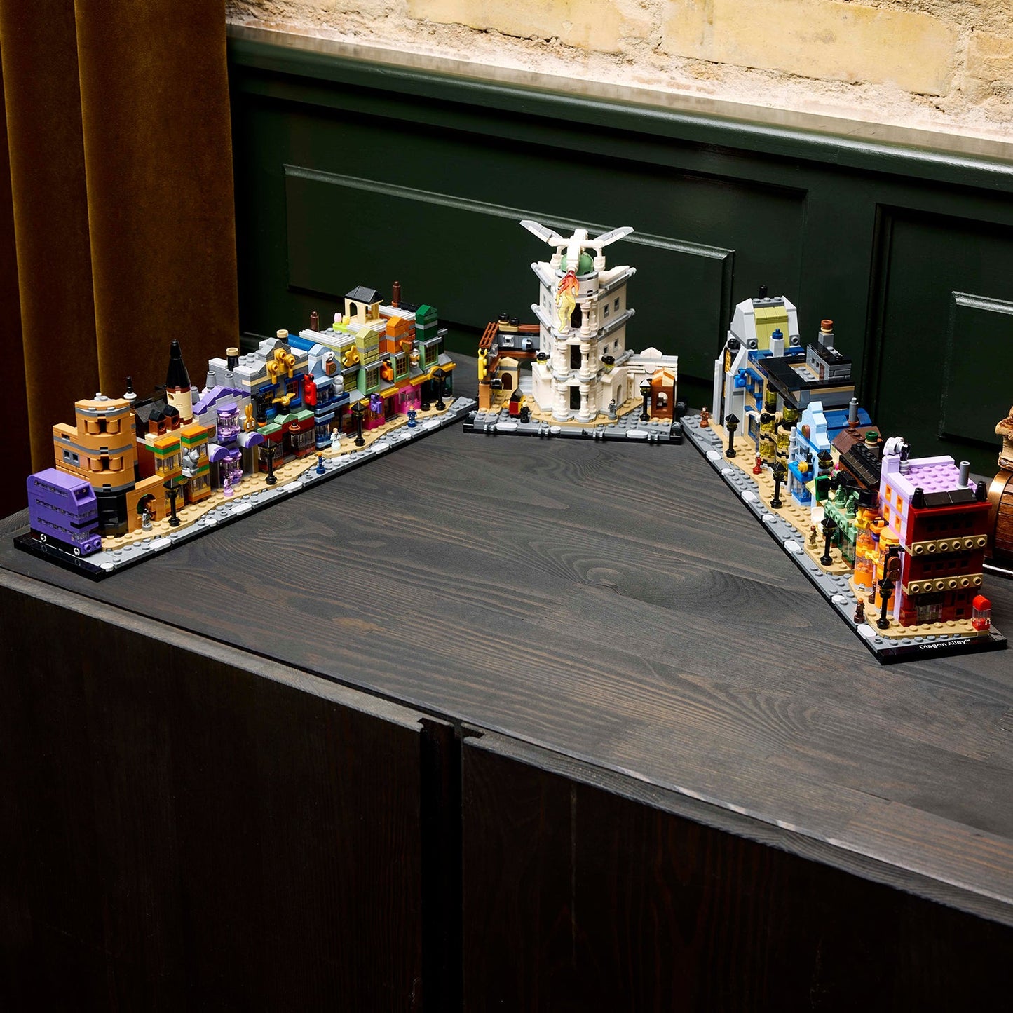 LEGO® Harry Potter™ Diagon Alley™ Wizarding Shops - Mô Hình Hẻm Xéo Phép Thuật Microscale - LEGO 76444 - Hình ảnh bổ sung 5