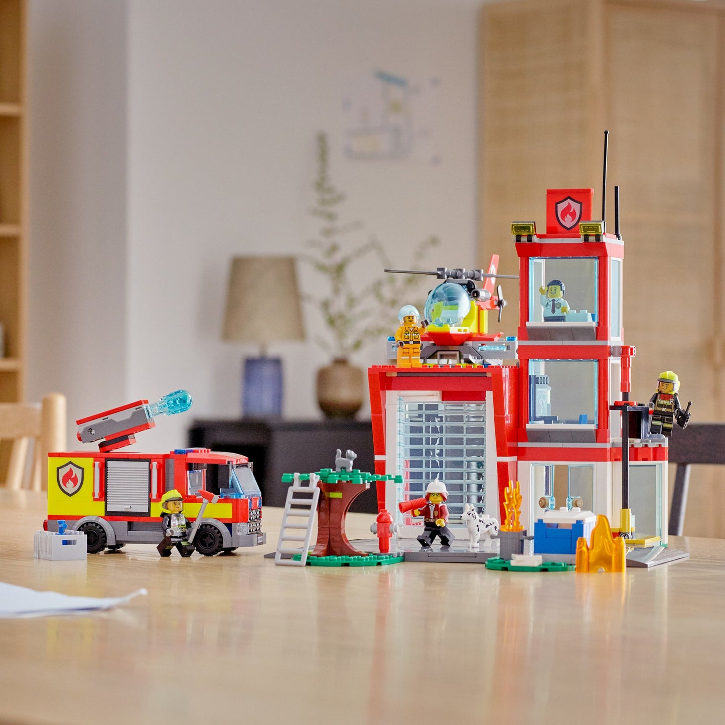 LEGO® City Fire Station - Đồ Chơi Lắp Ráp Trạm Cứu Hỏa 3 Tầng - LEGO 60320 - Hình ảnh bổ sung 5