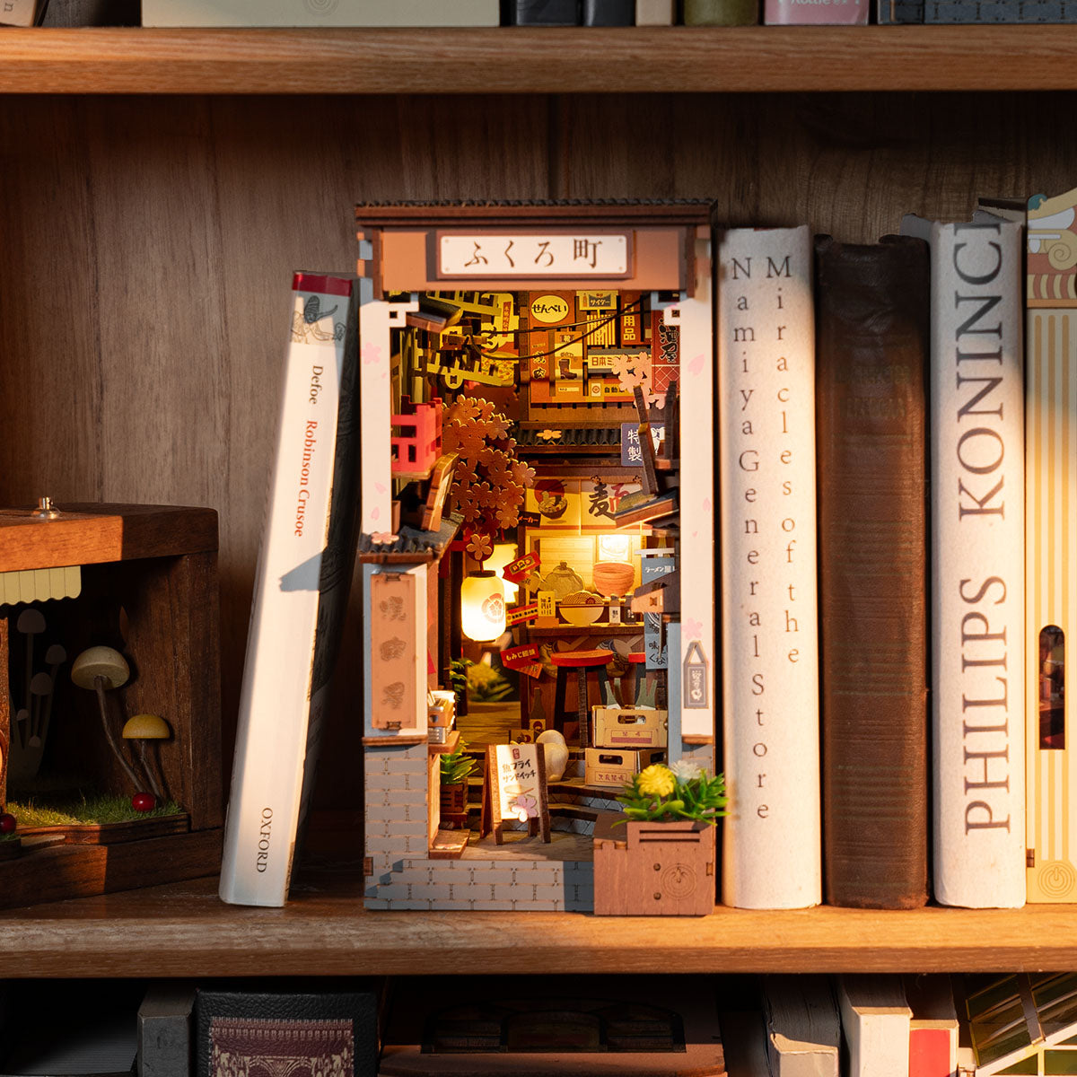 Rolife Book Nook Shelf Insert - Sakura Wine Alley TGB11 - Mô hình gỗ 3D tự lắp ráp - Rolife