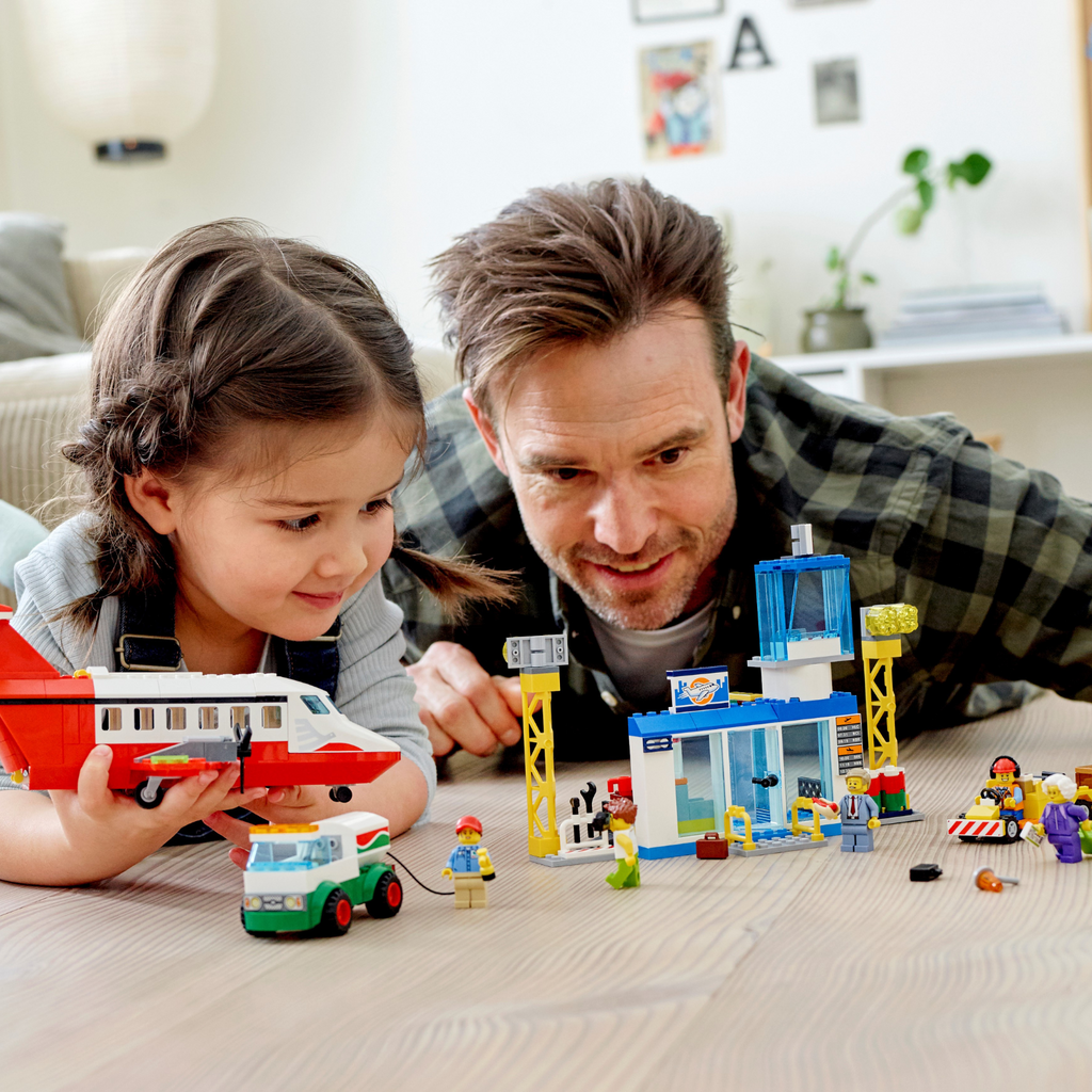 LEGO® City Central Airport - Đồ chơi lắp ráp Sân bay Trung tâm - LEGO 60261 - Góc nhìn khác 3