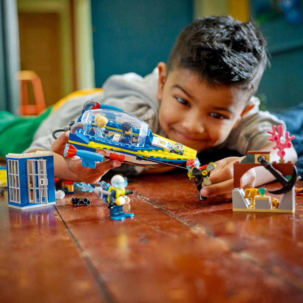LEGO® City Water Police Detective Missions - Bộ Đồ Chơi Lắp Ráp Nhiệm Vụ Thám Tử Cảnh Sát Đường Thủy - LEGO 60355 - Góc nhìn khác 3