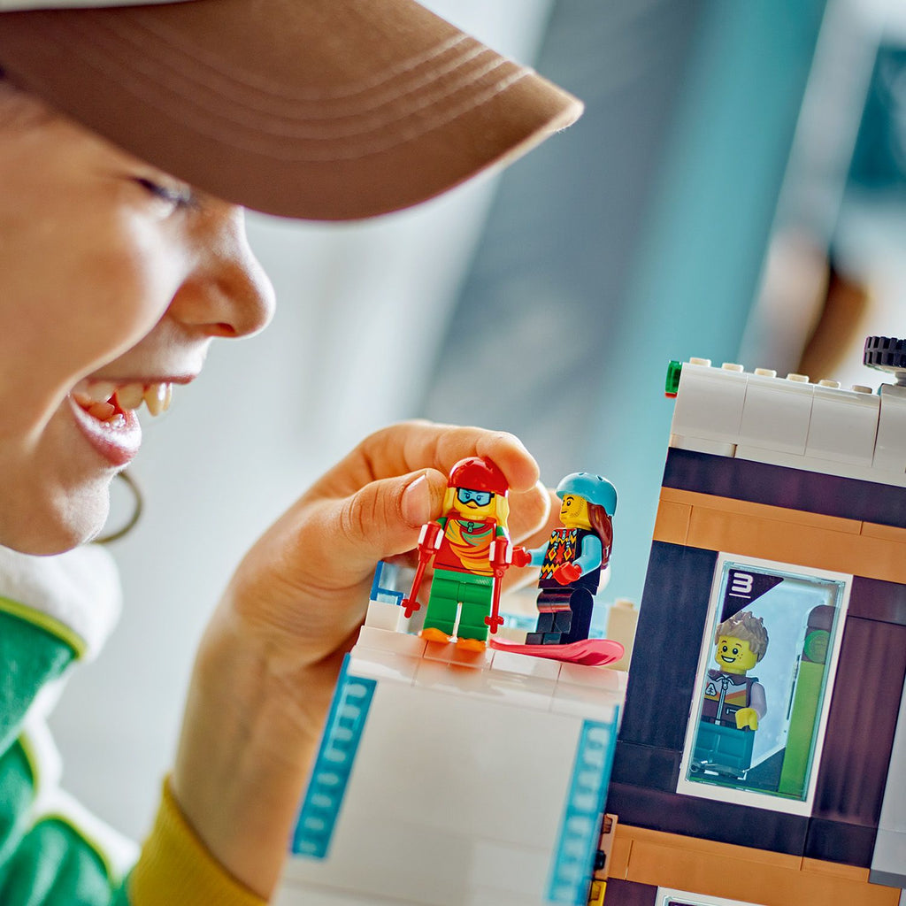 LEGO® City Ski and Climbing Center - Trung Tâm Trượt Tuyết và Leo Núi LEGO 60366 - Hình ảnh bổ sung 6