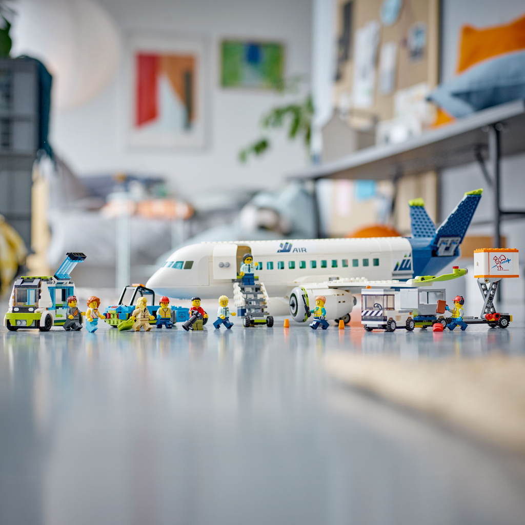 LEGO® City Passenger Airplane - Máy Bay Hành Khách (60367) - Hình ảnh bổ sung 7