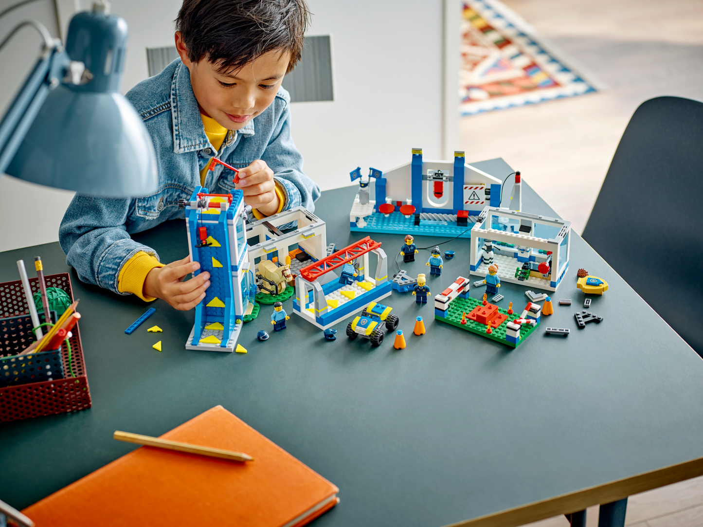 LEGO® City Police Training Academy - Bộ Đồ Chơi Học Viện Đào Tạo Cảnh Sát - LEGO 60372 - Hình ảnh bổ sung 5