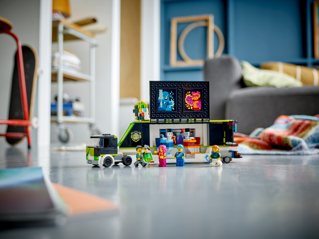 LEGO® City Gaming Tournament Truck - Xe Tải Giải Đấu Gaming LEGO 60388 LEGO - ảnh 1 - LEGO City