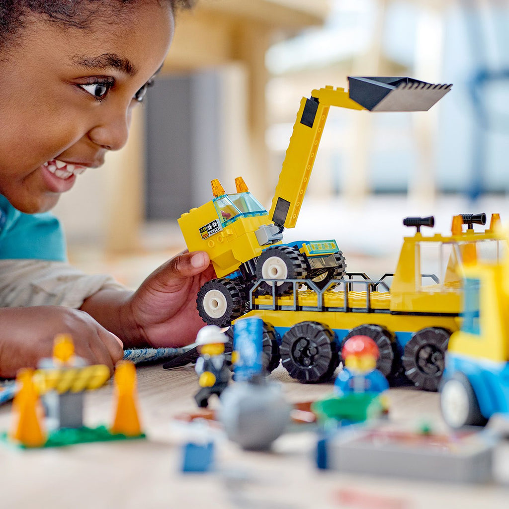 LEGO® City Construction Trucks and Wrecking Ball Crane - Bộ Đồ Chơi Xe Công Trình Và Cần Cẩu Phá Dỡ LEGO 60391 - Hình ảnh bổ sung 7
