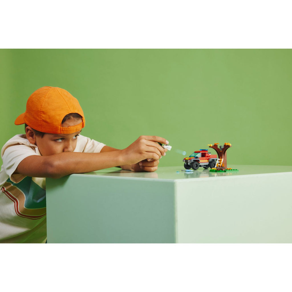 LEGO® City 4x4 Fire Truck Rescue - Đồ Chơi Lắp Ráp Xe Cứu Hỏa Địa Hình (60393) - Hình ảnh bổ sung 5