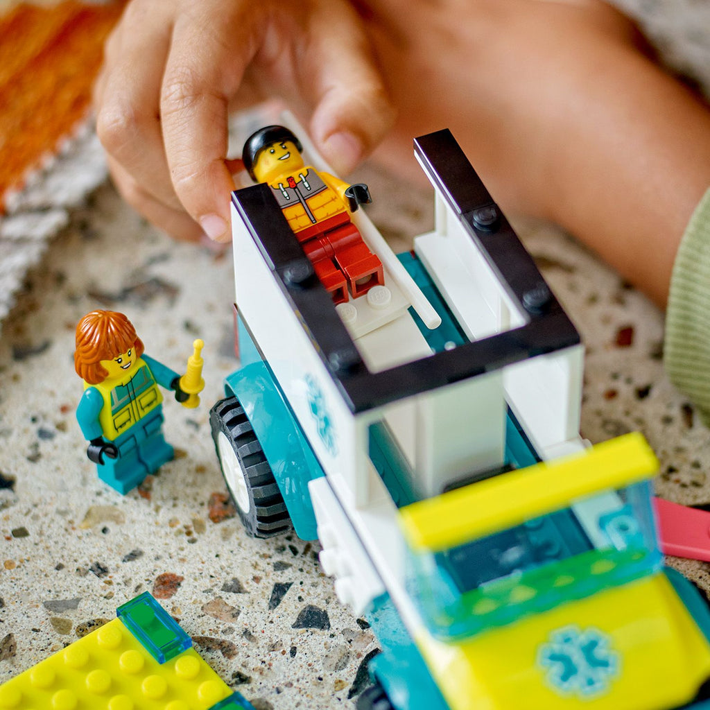LEGO® City Emergency Ambulance and Snowboarder - Xe Cấp Cứu Và Người Trượt Tuyết - LEGO 60403 LEGO - ảnh 1 - LEGO