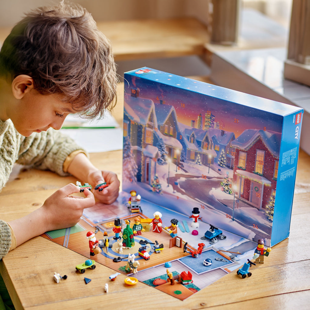 LEGO® City Advent Calendar 2024 - Lịch Mùa Vọng Đồ Chơi Xây Dựng Lego 60436 - Góc nhìn khác 3