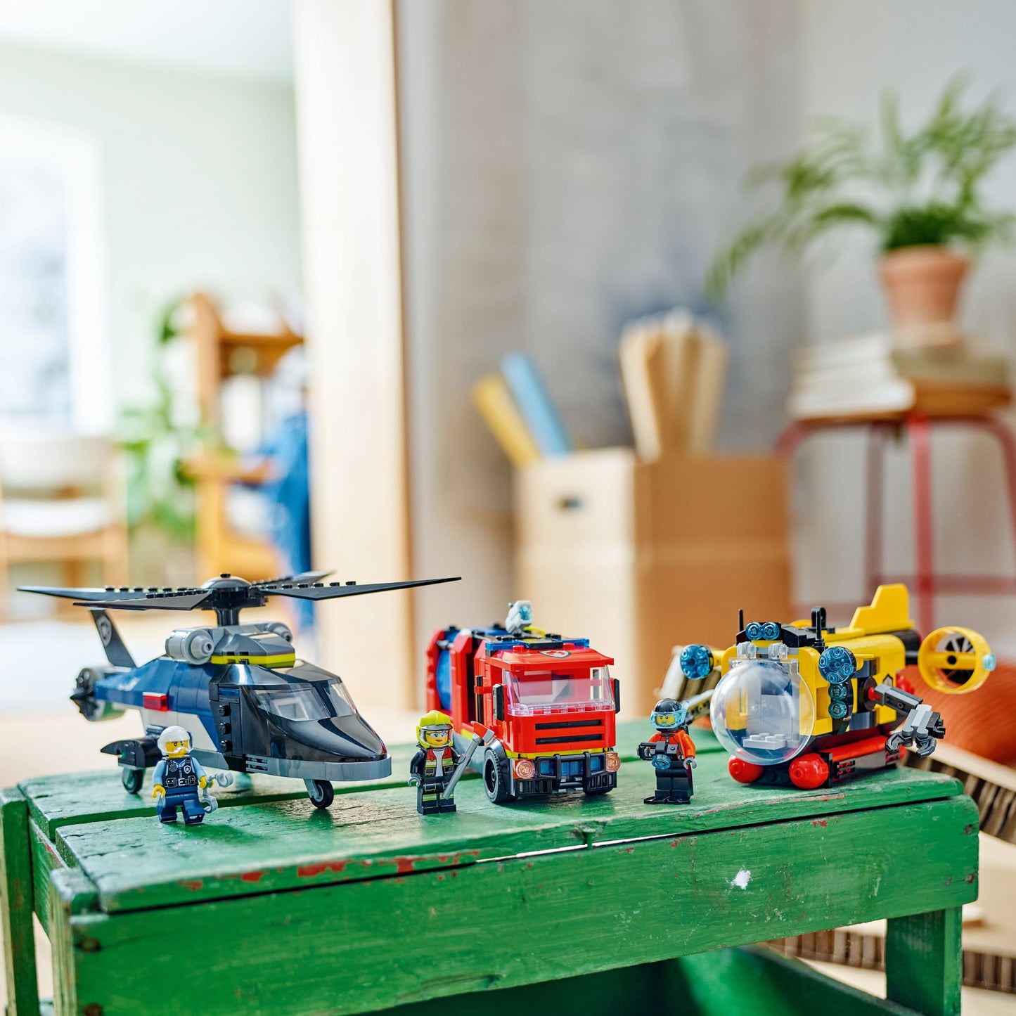 LEGO® City Helicopter, Fire Truck & Submarine Remix - Bộ Đồ Chơi Lắp Ráp Cứu Hộ 3 Trong 1 LEGO 60462 - Hình ảnh bổ sung 5