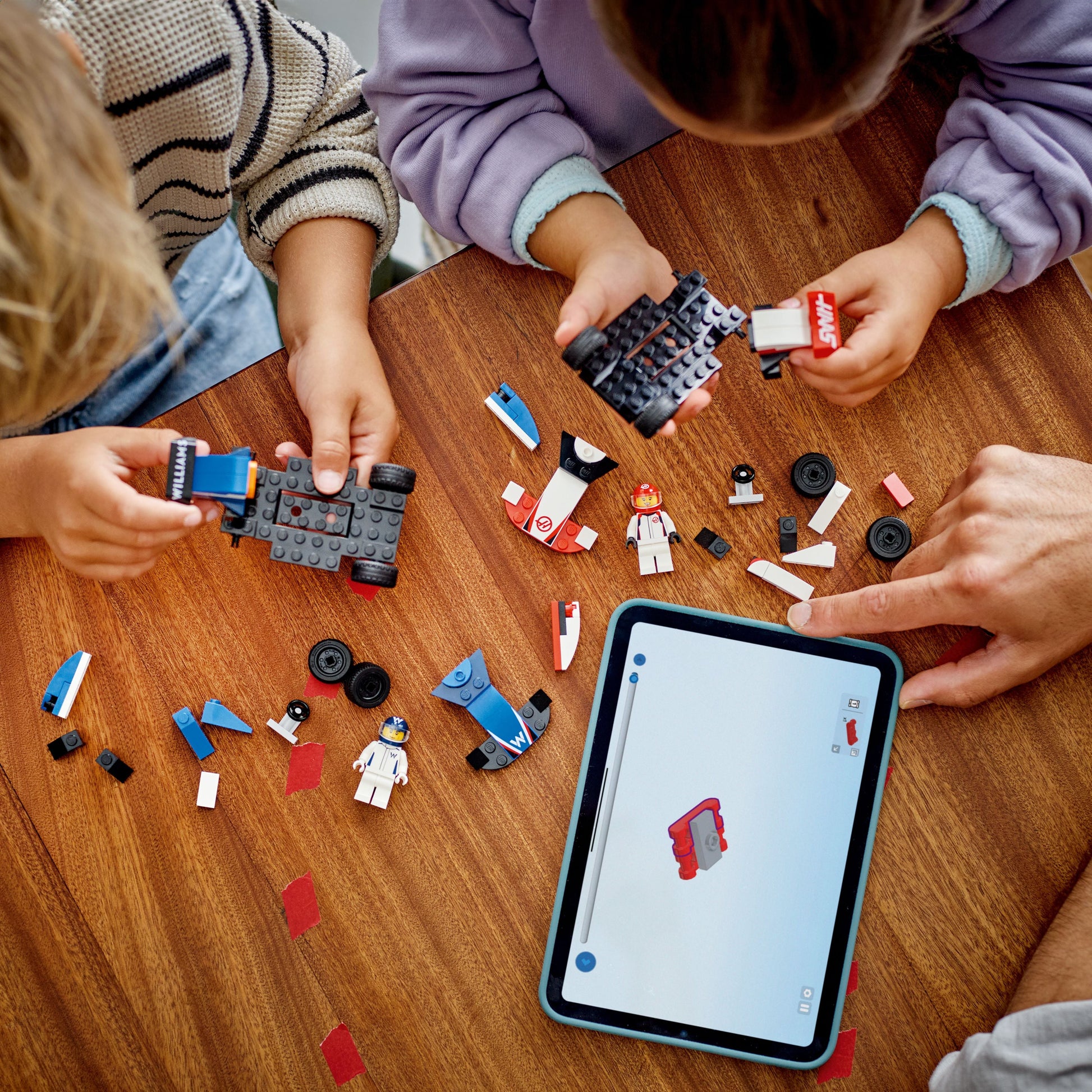 LEGO® City F1® Williams Racing & Haas F1® Race Cars - Bộ Đồ Chơi Lắp Ráp Xe Đua F1 Williams & Haas - LEGO 60464 - Góc nhìn khác 3