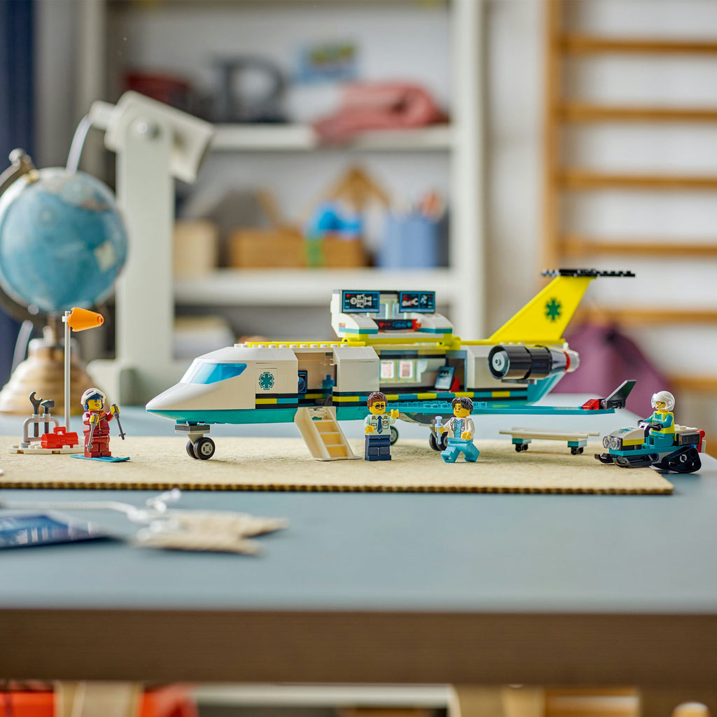 LEGO® City Emergency Air Ambulance Airplane - Đồ Chơi Lắp Ráp Máy Bay Cứu Thương - LEGO 60465 - Hình ảnh bổ sung 5