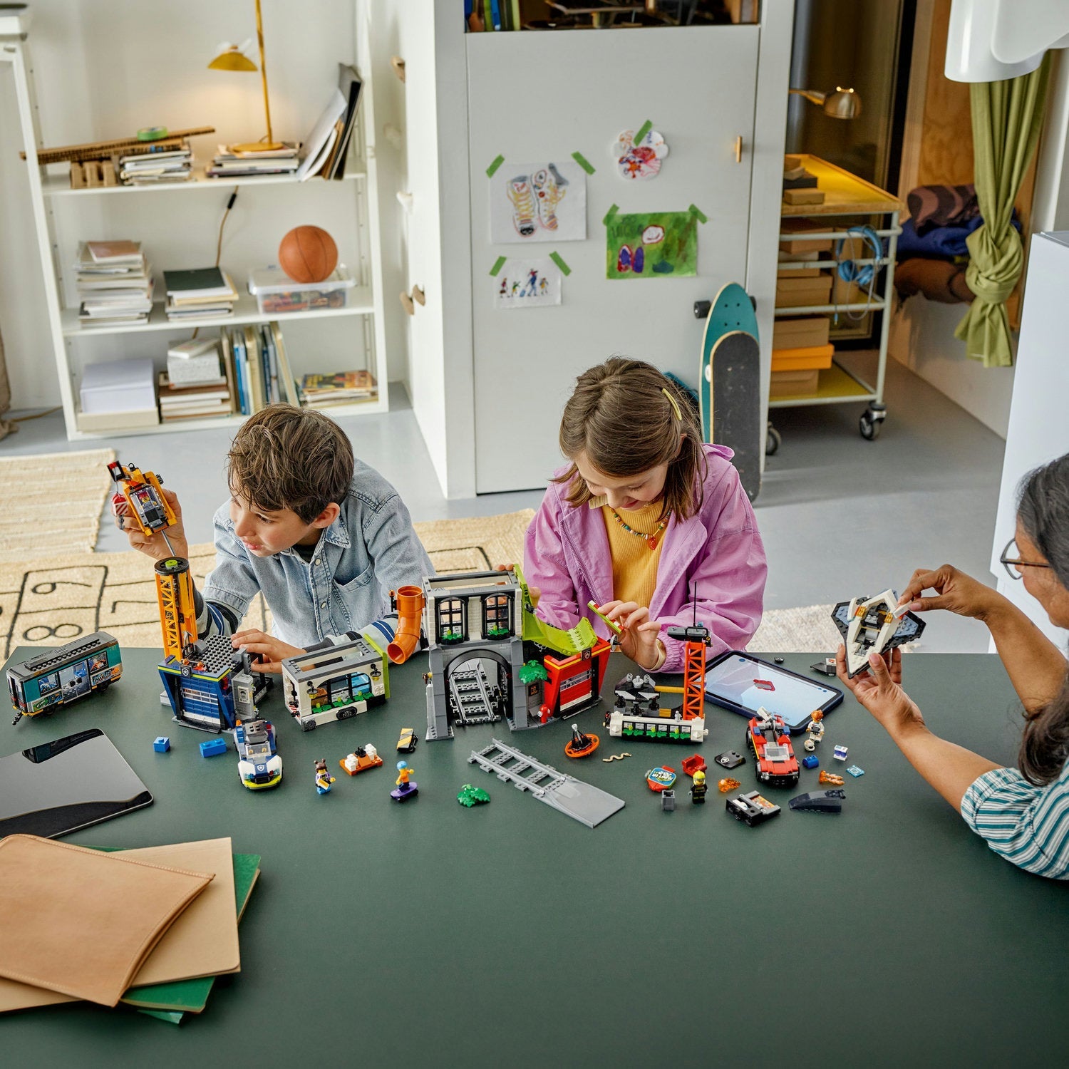 LEGO® City The City Tower - Mô Hình Thành Phố Đa Năng 3 Tầng - LEGO 60473 - Hình ảnh bổ sung 4