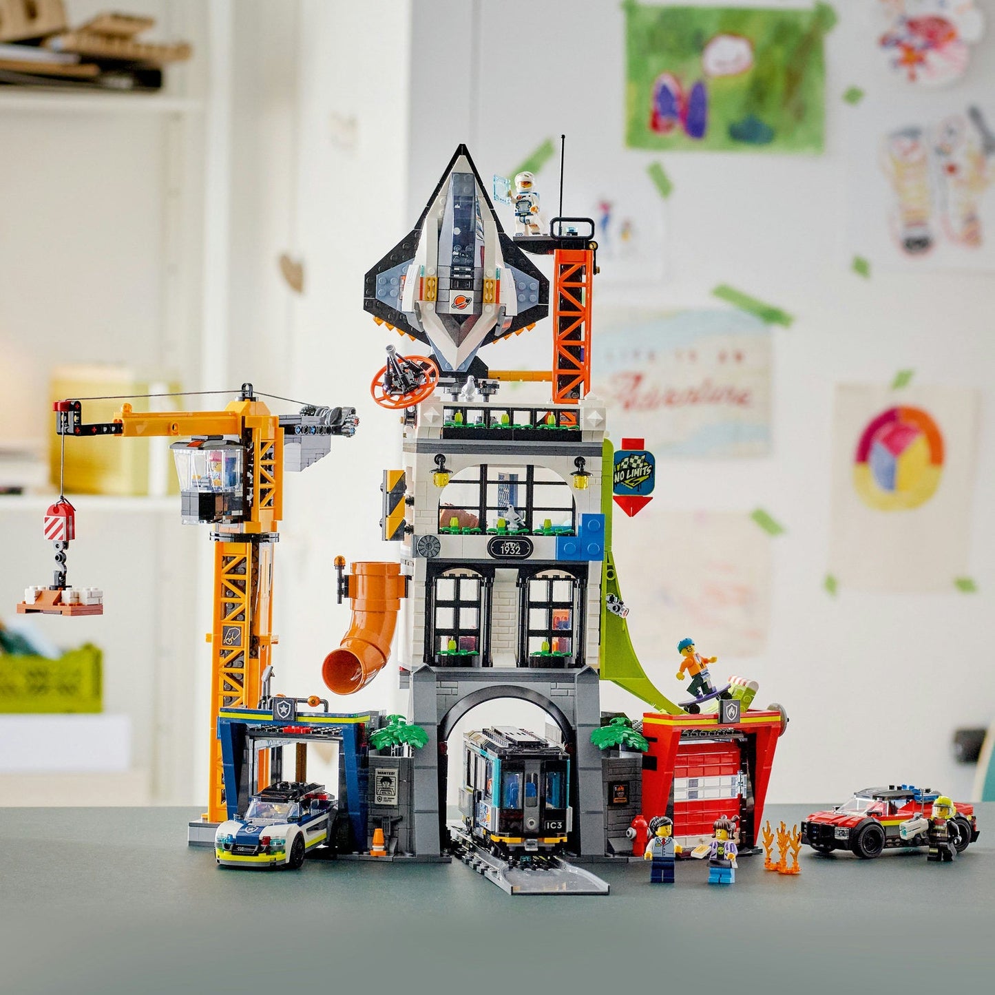 LEGO® City The City Tower - Mô Hình Thành Phố Đa Năng 3 Tầng - LEGO 60473 - Hình ảnh bổ sung 5