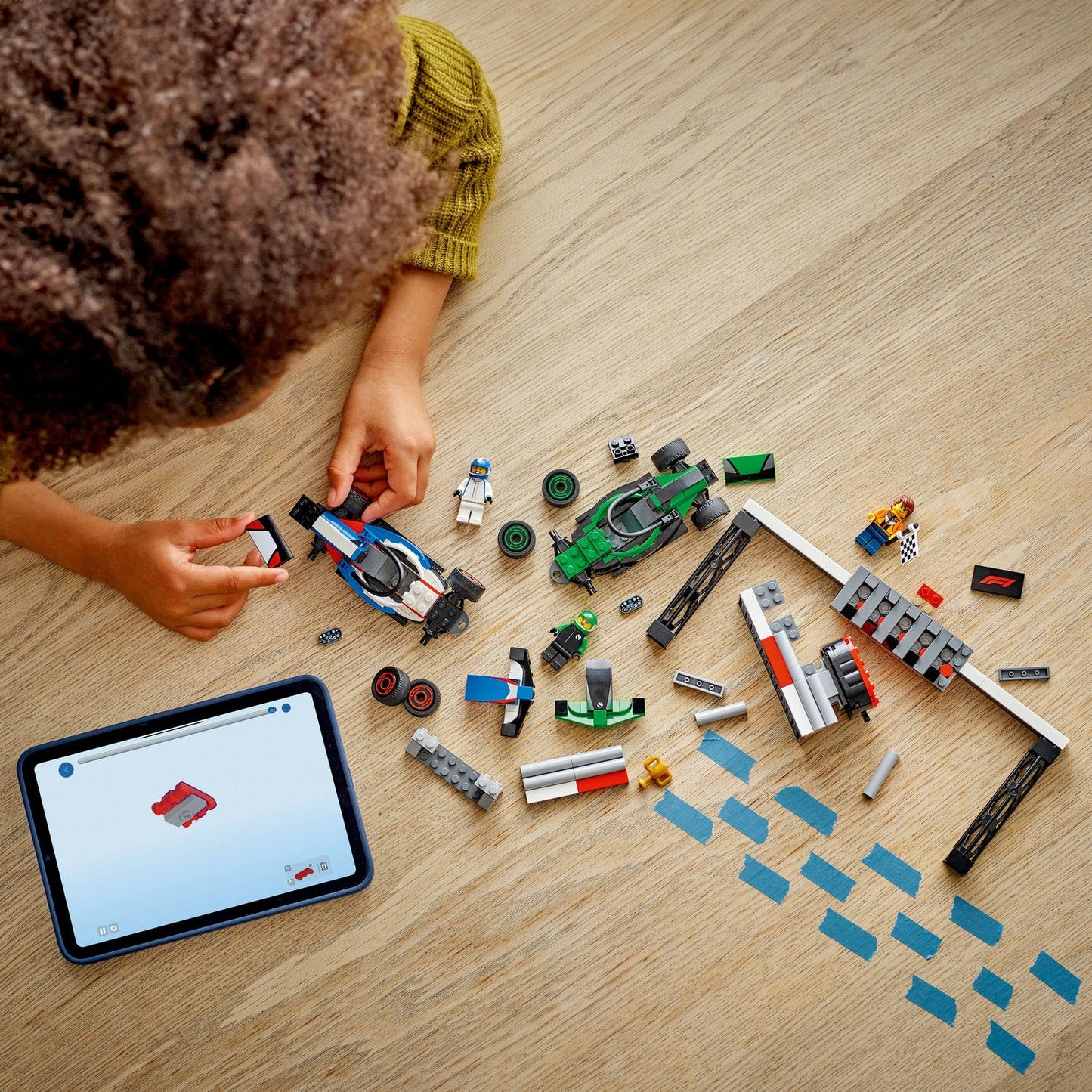 LEGO® City F1® Grid with VCARB & Sauber Race Cars - Bộ Lắp Ráp Xe Đua Công Thức 1 - LEGO 60474 - Hình ảnh bổ sung 4
