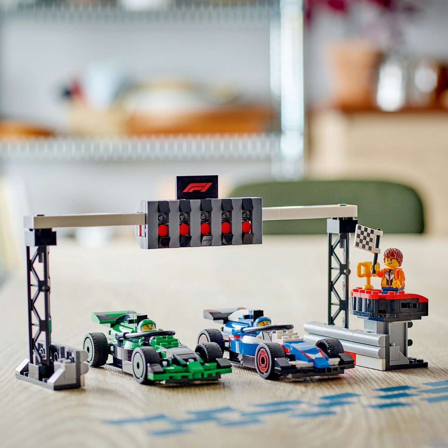LEGO® City F1® Grid with VCARB & Sauber Race Cars - Bộ Lắp Ráp Xe Đua Công Thức 1 - LEGO 60474 - Hình ảnh bổ sung 5