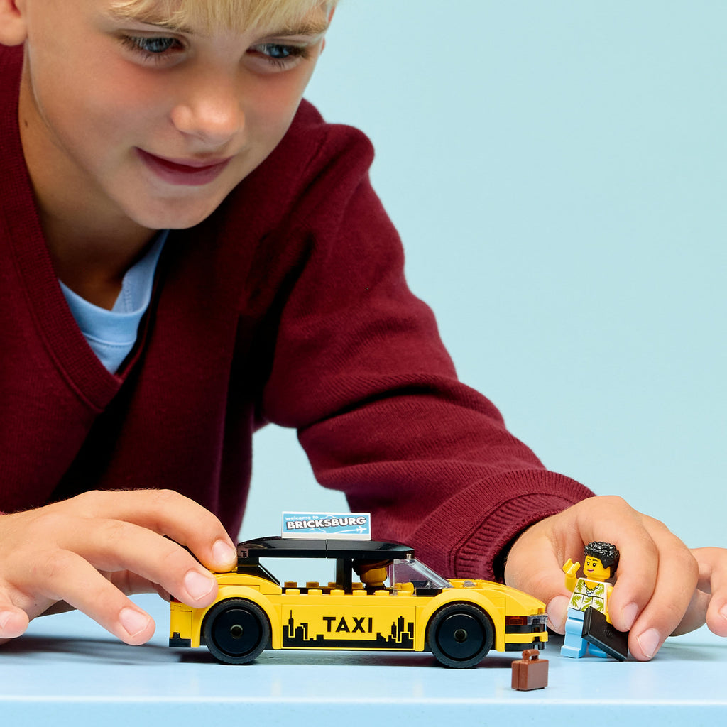LEGO® City Yellow Taxi - Đồ Chơi Lắp Ráp Xe Taxi Vàng - LEGO 60487 - Góc nhìn khác 3