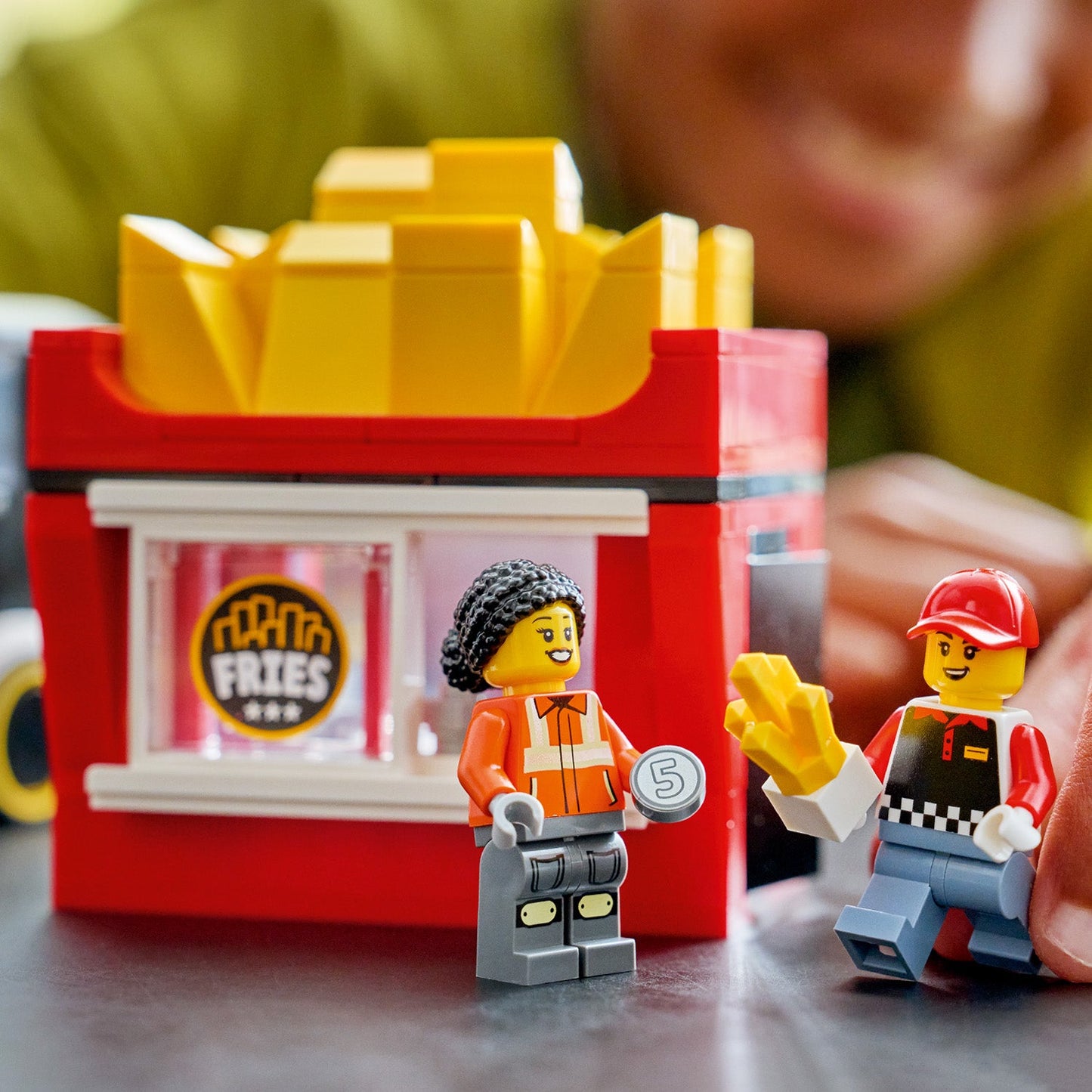 LEGO® City Fries Food Truck - Bộ Lắp Ráp Xe Tải Đồ Ăn Nhanh - LEGO 60488 - Hình ảnh bổ sung 6