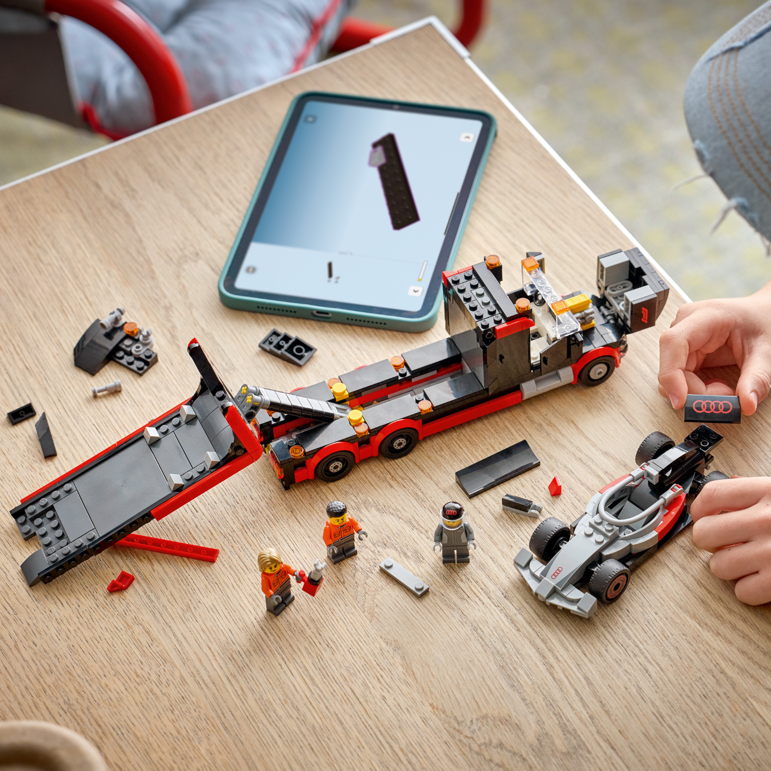 LEGO® City F1® Display Truck with Audi F1® Race Car