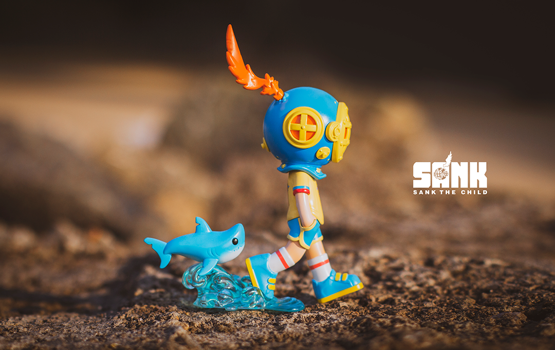 Lonely Park - Go Walking-1980s - Mô Hình Art Toy Cao Cấp Sank Toys - Hình ảnh chi tiết 2