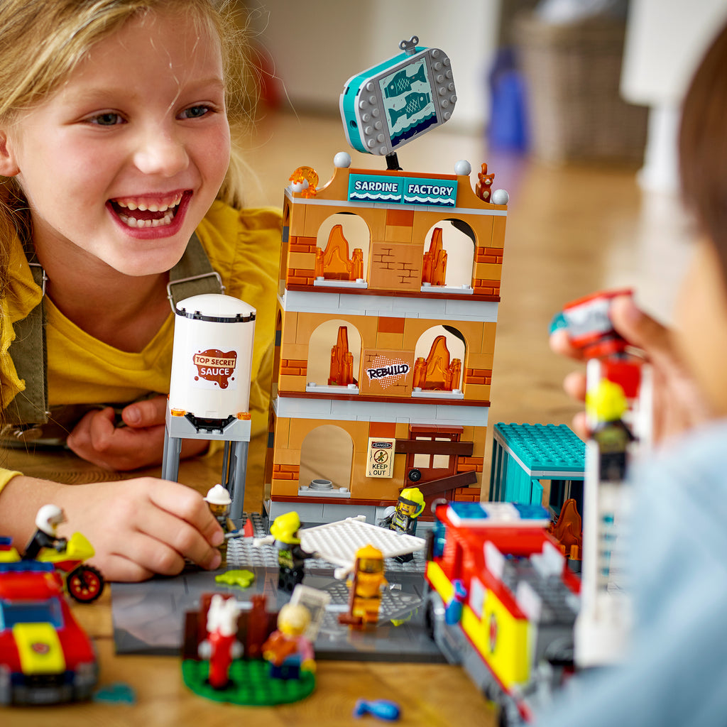 LEGO® City Fire Brigade - Bộ Đồ Chơi Lắp Ráp Lữ Đoàn Cứu Hỏa - LEGO 60321 - Hình ảnh bổ sung 6