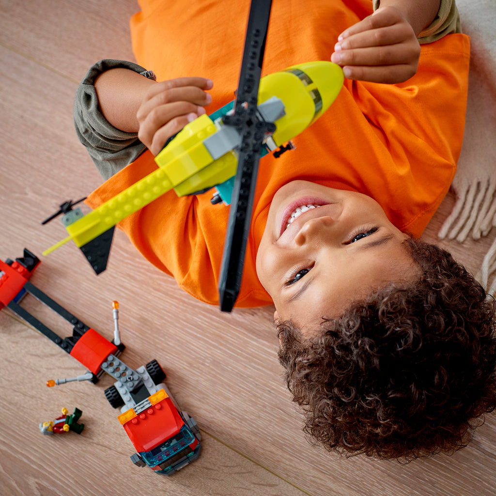 LEGO® City Rescue Helicopter Transport - Xe Tải Vận Chuyển Trực Thăng Cứu Hộ - LEGO 60343 - Hình ảnh bổ sung 6