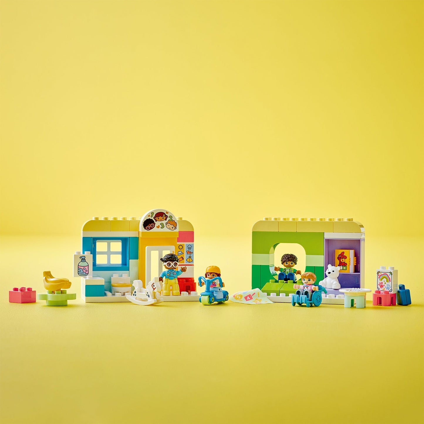 LEGO® DUPLO™ Life At The Day-Care Center - Đồ chơi Trung Tâm Chăm Sóc Trẻ Em (10992) - LEGO - Góc nhìn khác 3