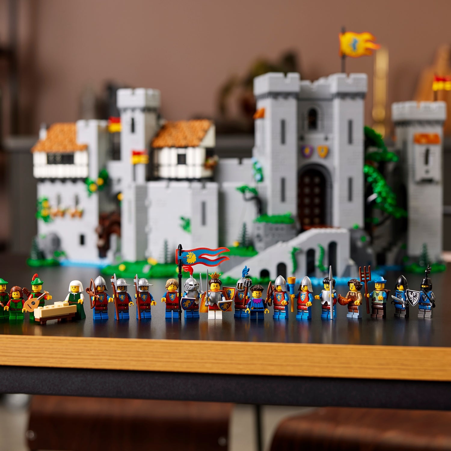 LEGO® ICONS™ Lion Knights' Castle - Bộ Lắp Ráp Lâu Đài Hiệp Sĩ Sư Tử - LEGO 10305 - Hình ảnh bổ sung 8
