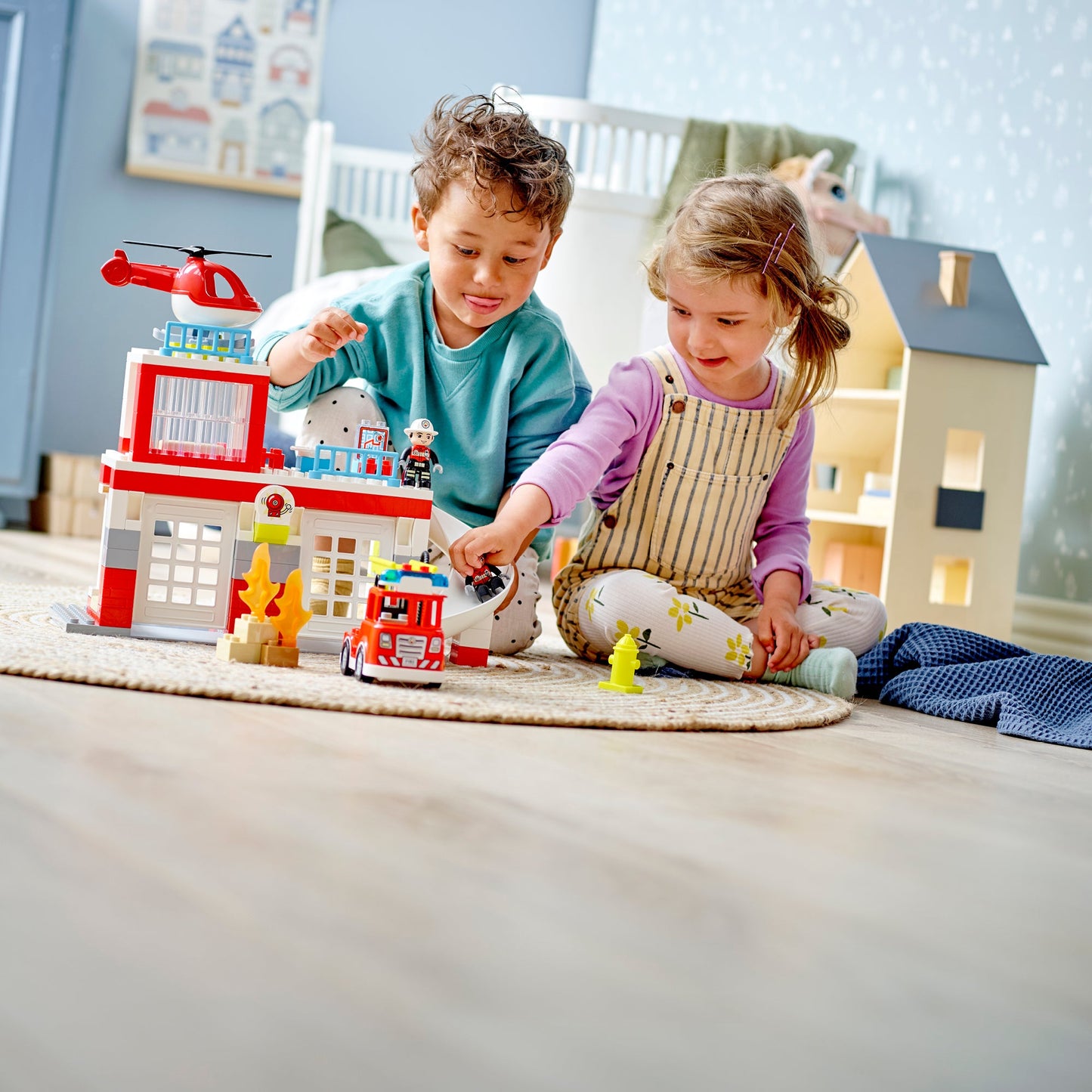 LEGO® DUPLO™ Rescue Fire Station & Helicopter - Trạm Cứu Hỏa & Trực Thăng Cứu Hộ - LEGO 10970 - Hình ảnh bổ sung 6