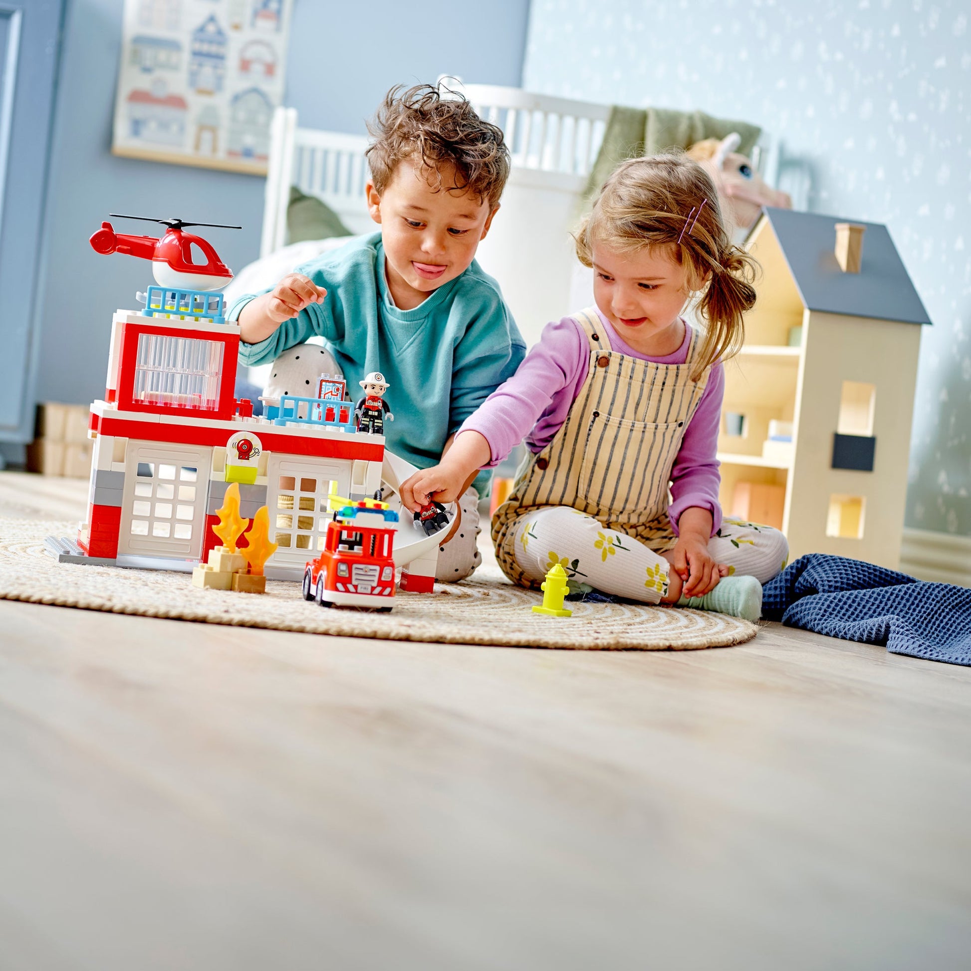LEGO® DUPLO™ Rescue Fire Station & Helicopter - Trạm Cứu Hỏa & Trực Thăng Cứu Hộ - LEGO 10970 - Hình ảnh bổ sung 6