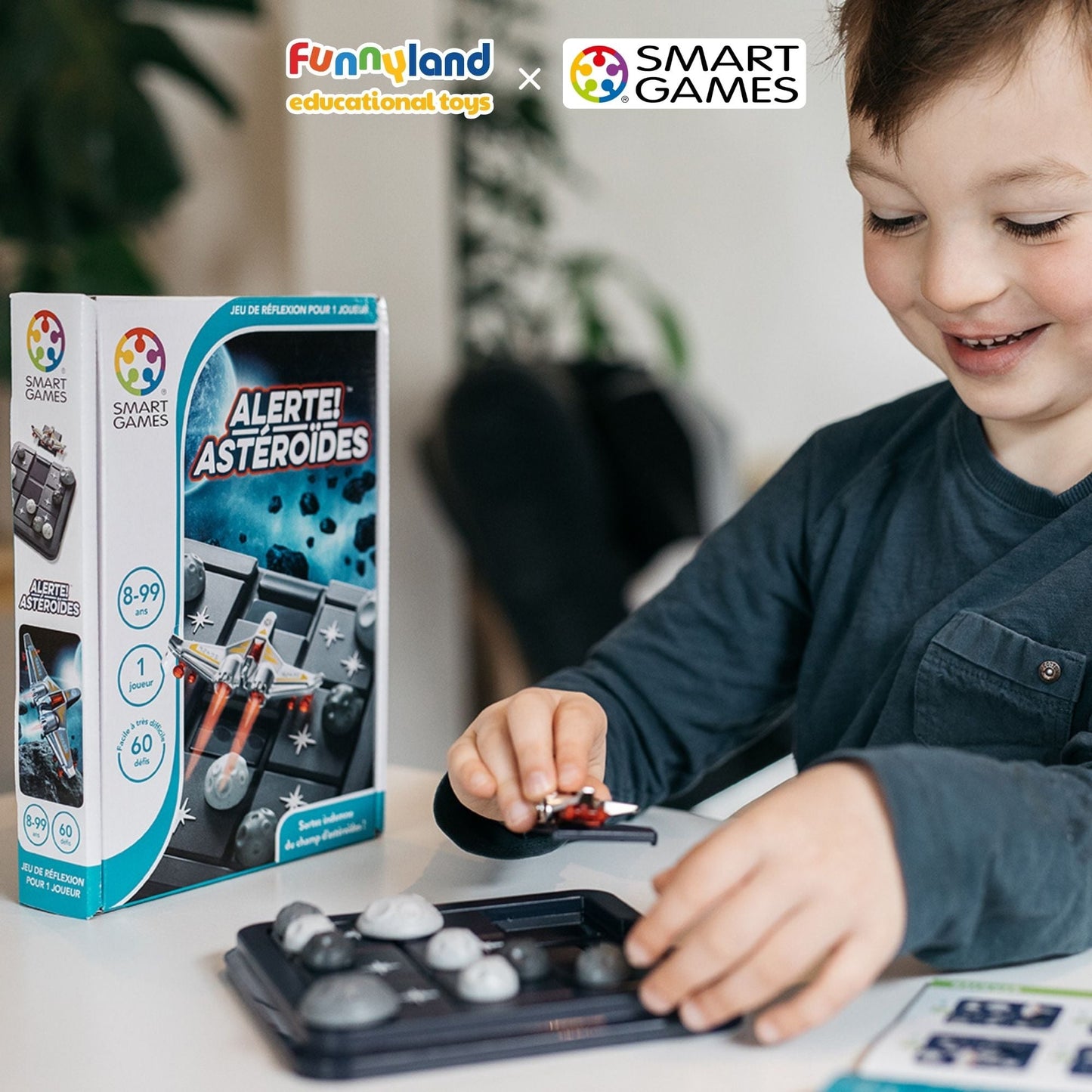 SmartGames Asteroid Escape - Đồ Chơi Trí Tuệ Thử Thách Giải Cứu Phi Thuyền Vũ Trụ