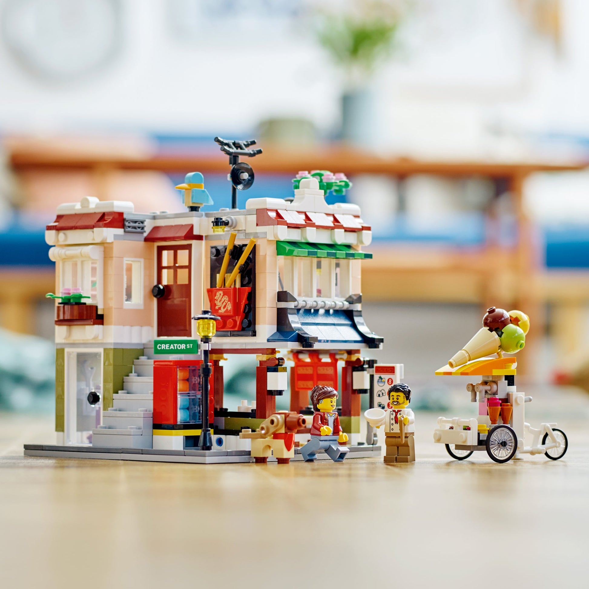 LEGO® Creator 3-in-1 Downtown Noodle Shop - Đồ Chơi Lắp Ráp Tiệm Mì Trung Tâm Thành Phố LEGO 31131 - Hình ảnh bổ sung 5